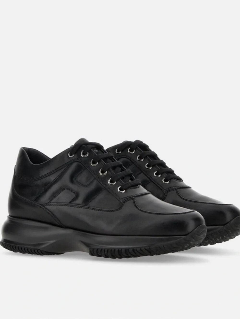 leather Hogan low-top sneaker featuring a chunky rubber sole